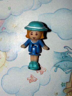 Polly Pocket Figure